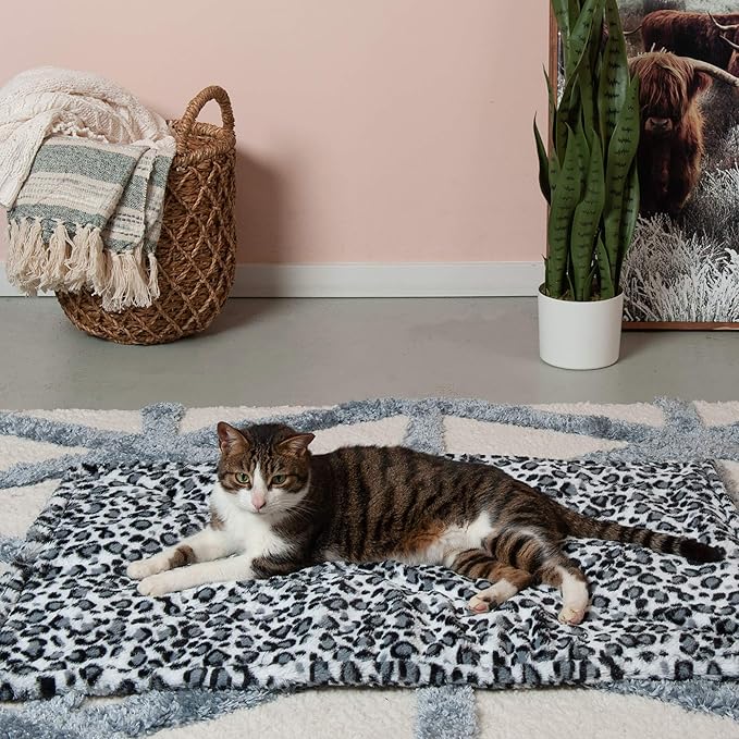 Furhaven ThermaNAP Self-Warming Cat Bed for Indoor Cats & Large/Medium Dogs, Washable & Reflects Body Heat - Quilted Faux Fur Reflective Bed Mat - Snow Leopard, Large